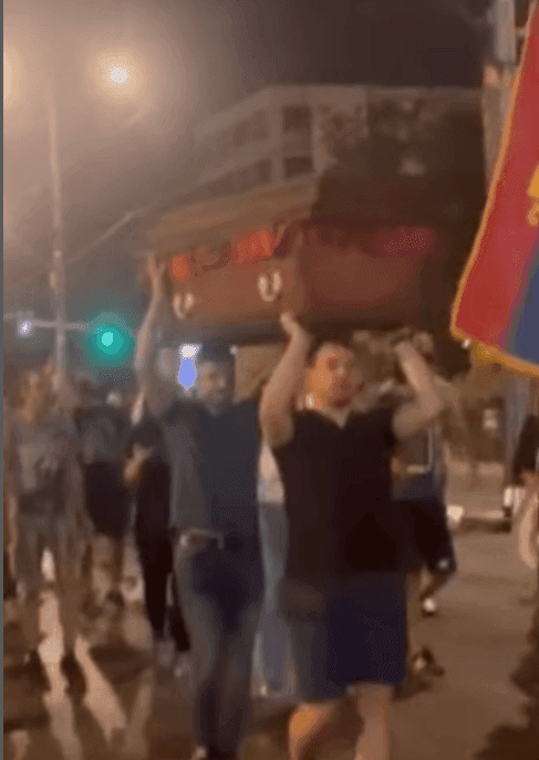 SNS VOŽDOVAC OSUDIO MORBIDAN PERFORMANS: Poručili da građani nemaju razloga za strah i da država garantuje mir
