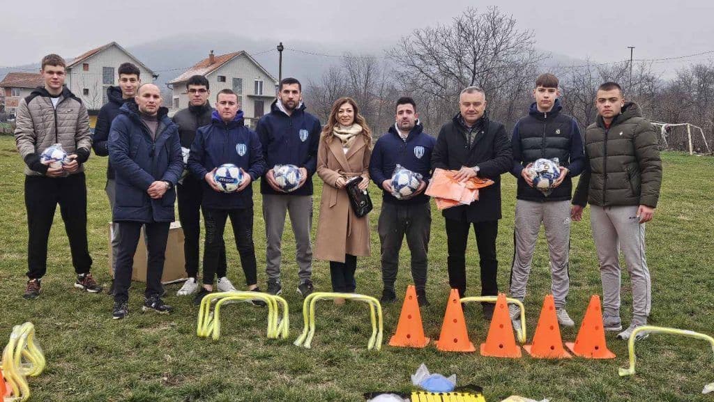 VOŽDOVAC ULAŽE U SPORT: Podrška mladim sportistima u Pinosavi