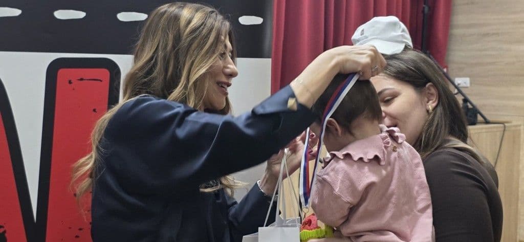 KARAVAN RODITELJSTVA U „ŠUMICAMA“ – DAN POSVEĆEN PORODICI: Radost Puzijade i Školice roditeljstva okupila bebe, roditelje i buduće mame i tate