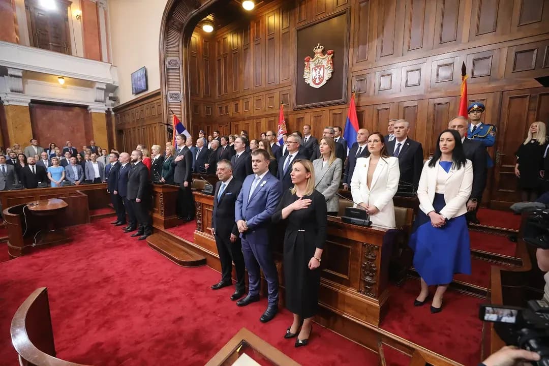 NOVA VLADA SRBIJE POLOŽILA ZAKLETVU U PARLAMENTU: Macut i ministri počeli mandat uz poruke odgovornosti i jedinstva