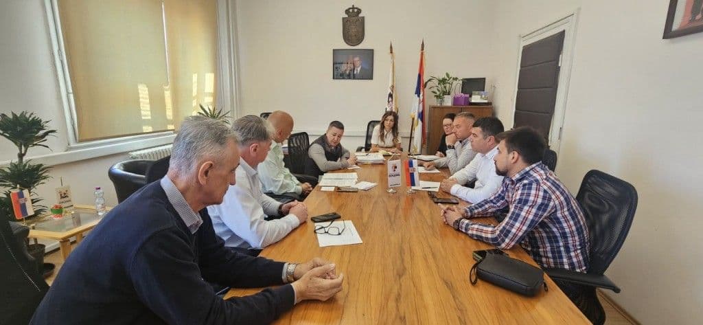 PREDSEDNICA OPŠTINE VOŽDOVAC RAZGOVARALA SA SUGRAĐANIMA: Direktan dijalog o svakodnevnim problemima i predlozima