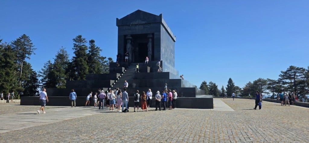 AVALA U ZNAKU KULTURE I NASLEĐA: Voždovčani uživali u programu „Kultura u prirodi“