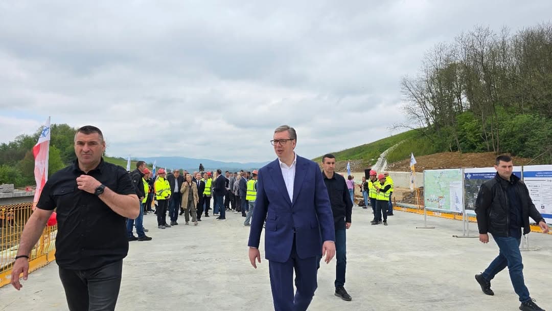 VUČIĆ OBIŠAO RADOVE NA DEONICI PRELJINA–POŽEGA: Auto-put ''Miloš Veliki'' spaja Srbiju brže i sigurnije