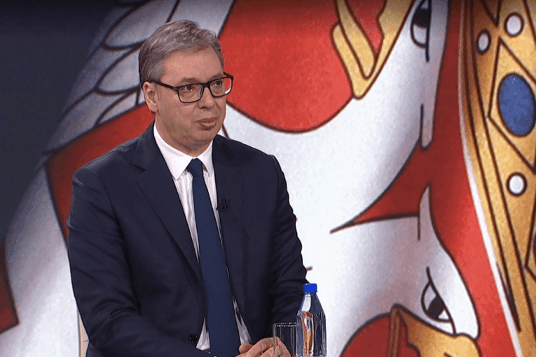 VUČIĆ U DNEVNIKU RTS GOVORIO O AKTUELNIM DEŠAVANJIMA: „Moj posao je da čuvam mir i interese Srbije – neću da budem ničija marioneta“