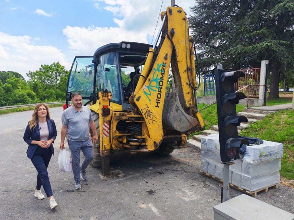 NOVA PEŠAČKA STAZA U RIPNJU: Veća bezbednost kod OŠ „Vuk Karadžić”