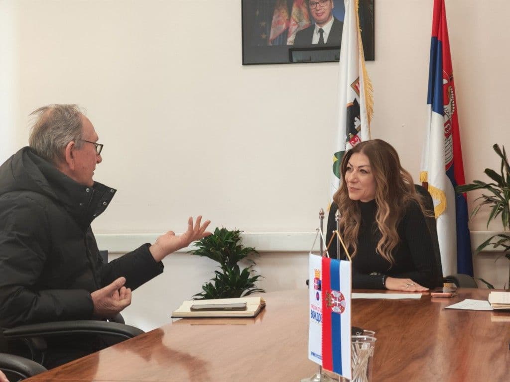 ODRŽAN REDOVAN PRIJEM GRAĐANA U OPŠTINI VOŽDOVAC: Otvoren razgovor o svakodnevnim problemima i predlozima sugrađana