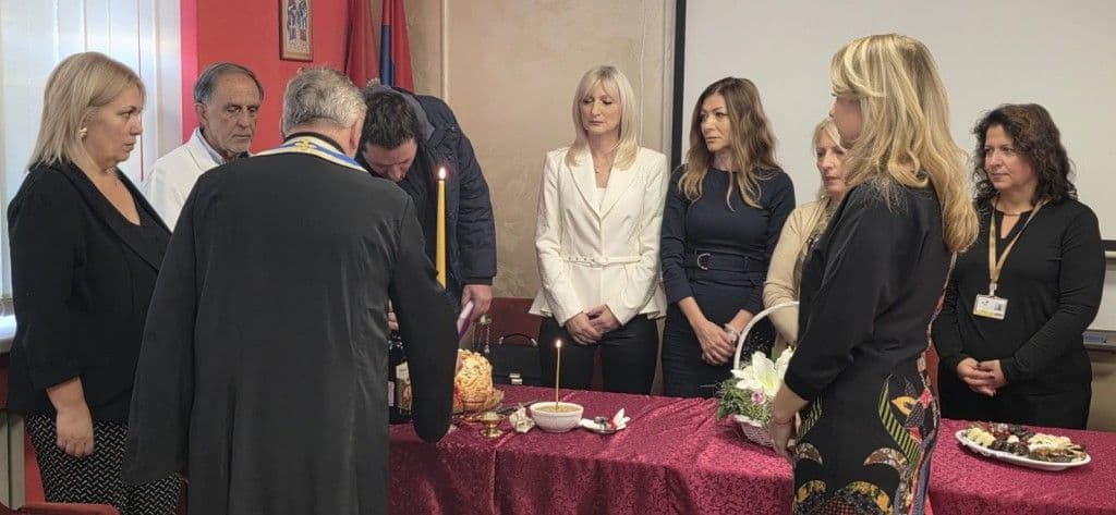 LEKARSKA SLAVA NA VOŽDOVCU OBELEŽENA SVEČANO: Dan posvećen Svetim Vračima okupio lekare, goste i lokalno rukovodstvo