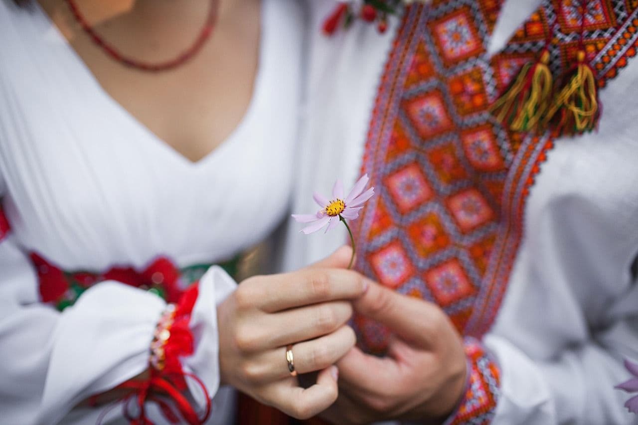 MANIFESTACIJA „KAO NEKAD“ PRESELJENA ZBOG KIŠE: Večeras u sali MZ Beli Potok – muzika, tradicija i emocije