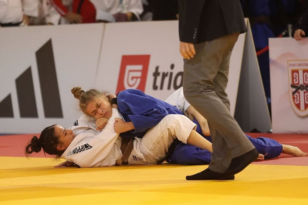 VOŽDOVAC OSVOJIO MEDALJE NA TRI FRONTA: Zlato i dve bronze za mlade džudiste – snaga, disciplina i uspeh