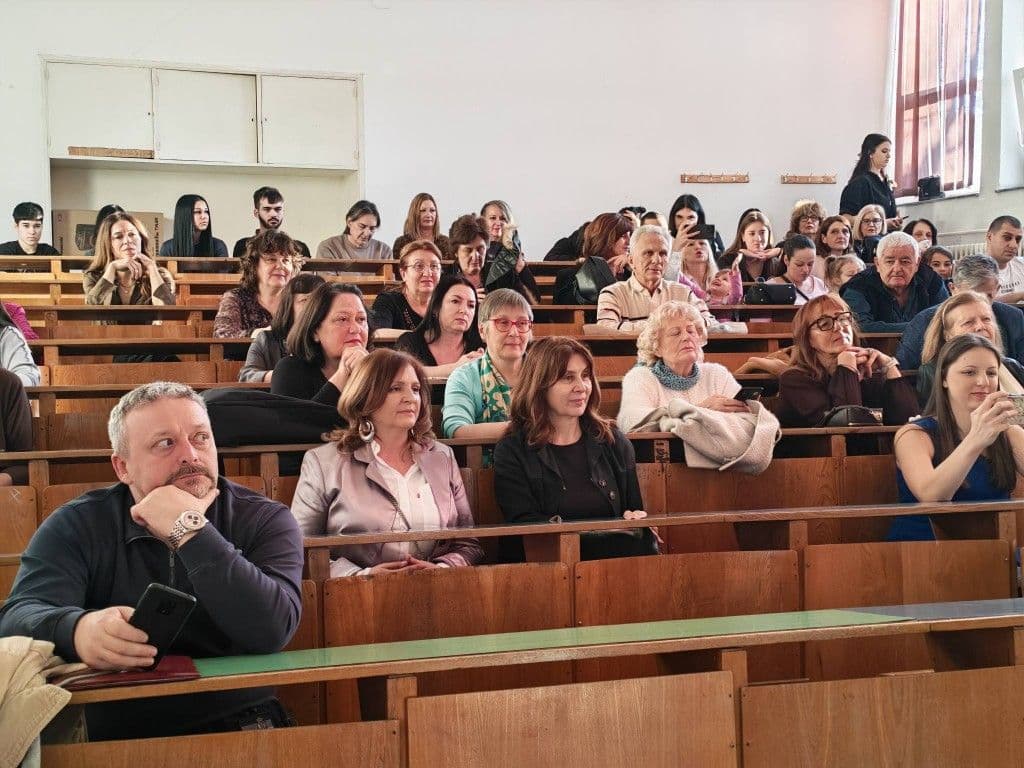 OBELEŽEN DAN TEHNIČKE ŠKOLE ZA DIZAJN KOŽE: Učenici svečano predstavili modne modele