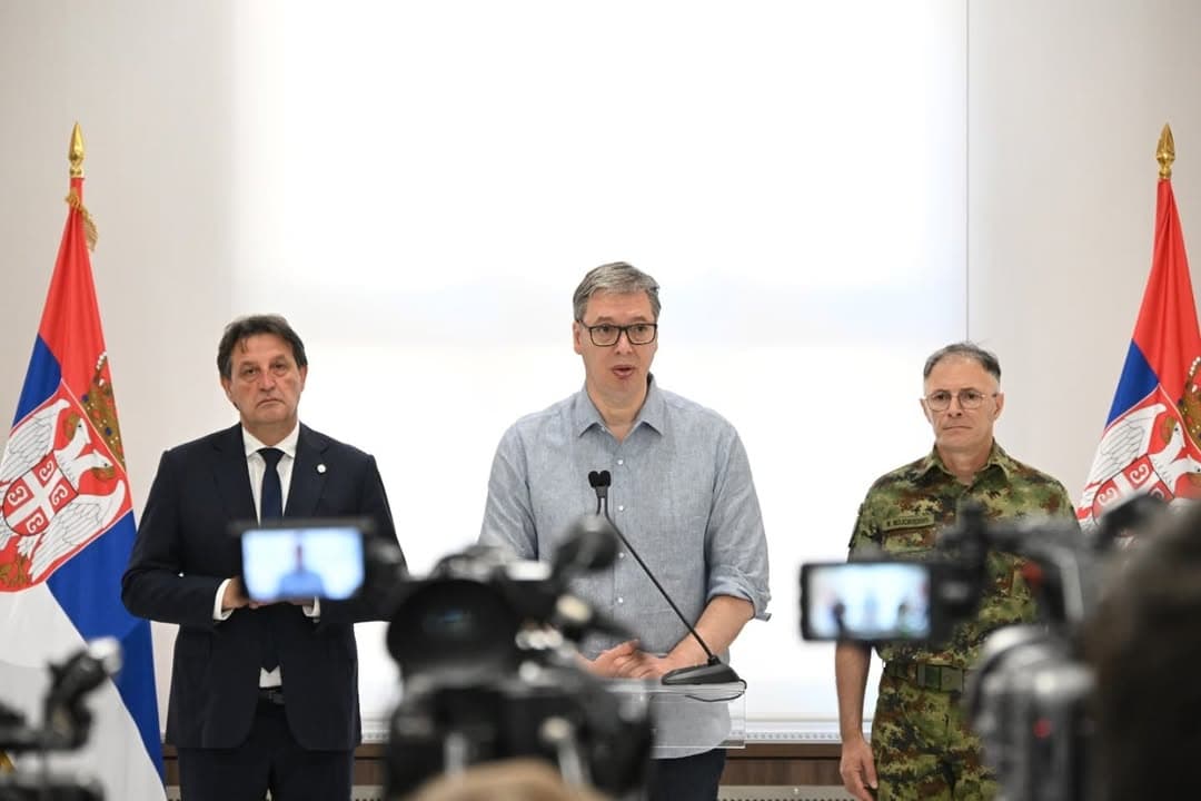 VRAĆA SE REDOVNI VOJNI ROK: Vučić najavio jačanje profesionalnih jedinica