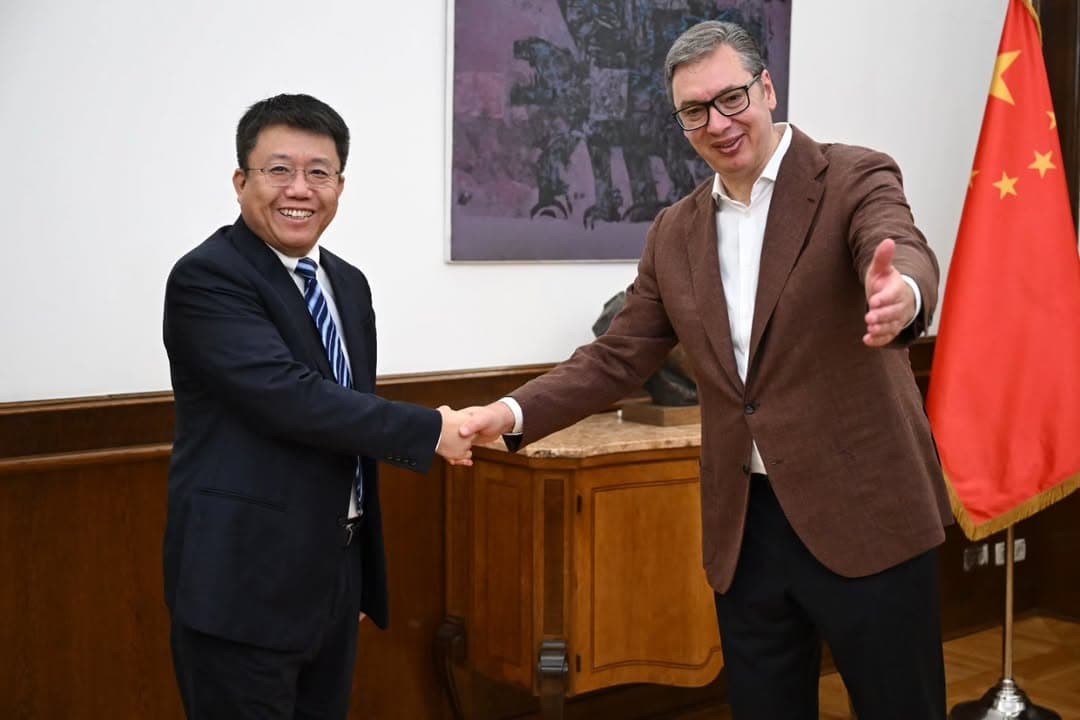 VUČIĆ SA PREDSTAVNICIMA HUAWEIJA: Digitalna transformacija i nova radna mesta u fokusu razgovora