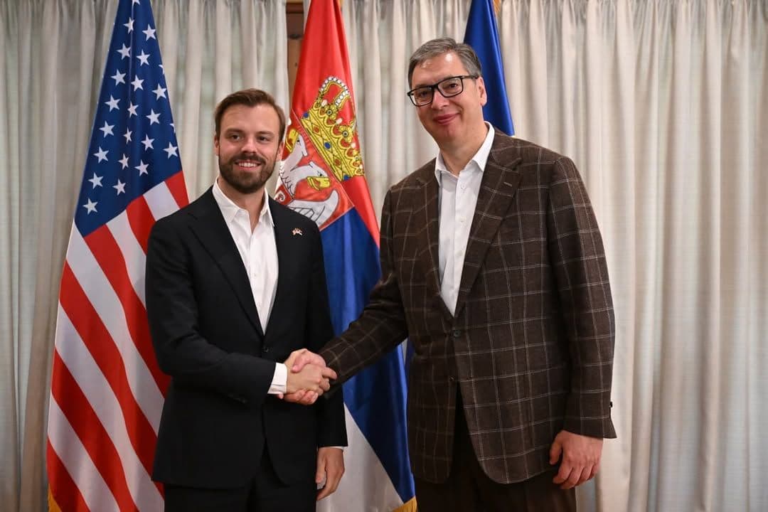 VUČIĆ SA AMERIČKIM ZVANIČNIKOM U BEOGRADU: Srbija ostaje posvećena miru, dijalogu i strateškom partnerstvu sa SAD