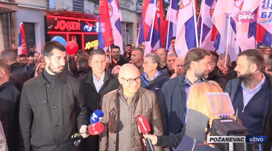 „GRAĐANI PROTIV BLOKADA“ OKUPILI SKORO 40 HILJADA LJUDI: Mirni skupovi juče održani u Požarevcu, Kraljevu i Vranju