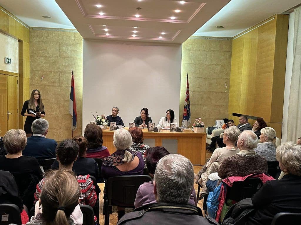 KULTURNO NASLEĐE U FOKUSU: Promovisana knjiga „Nasleđe predaka“ Nataše Terzić na Voždovcu