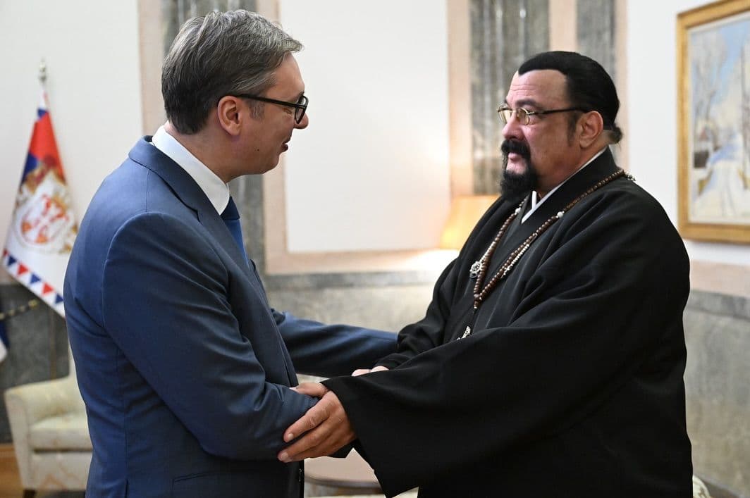 VUČIĆ PRIMIO STIVENA SIGALA U BEOGRADU: „Srbija ide napred uprkos svima koji su hteli da je sruše“