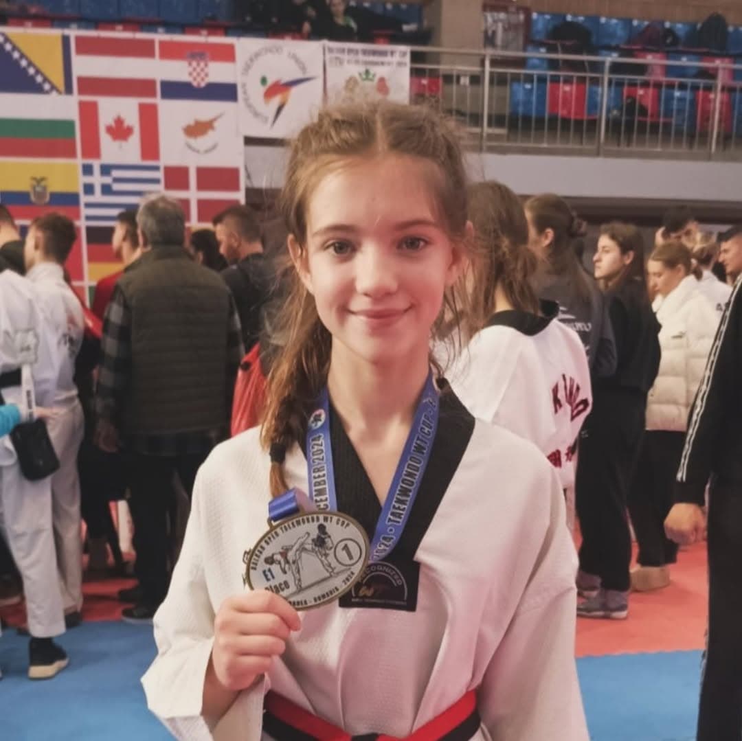 LENA VARDA BRILJIRALA NA BALKAN CUP-U: Dve pobede za zlatnu medalju Taekwondo kluba Banjica