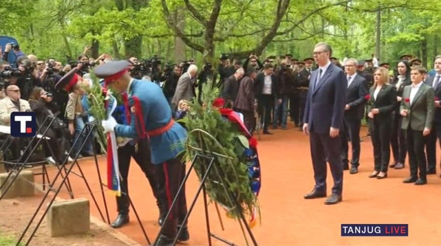 DAN SEĆANJA U DONJOJ GRADINI: Vučić i Dodik zajedno odali počast žrtvama ustaškog genocida