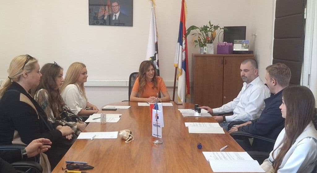 VOŽDOVAC PODRŽAVA KULTURU: Potpisani ugovori sa udruženjima čiji se projekti finansiraju iz opštinskog budžeta
