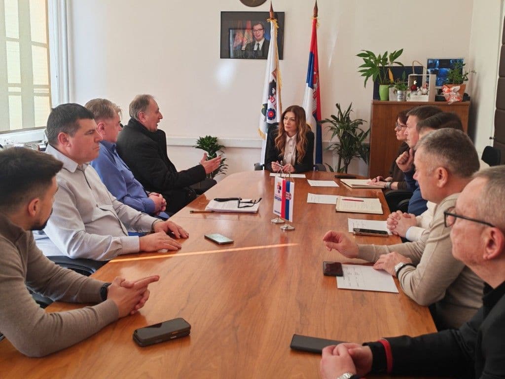 REDOVAN PRIJEM GRAĐANA U VOŽDOVCU: Predsednica Jakšić razgovarala sa sugrađanima o njihovim problemima