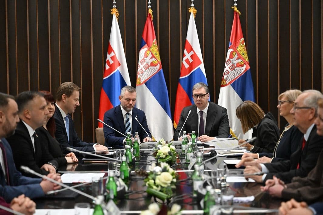 PARTNERSTVO KOJE DONOSI REZULTATE: Vučić i Pelegrini o ulaganjima i položaju Slovaka u Srbiji