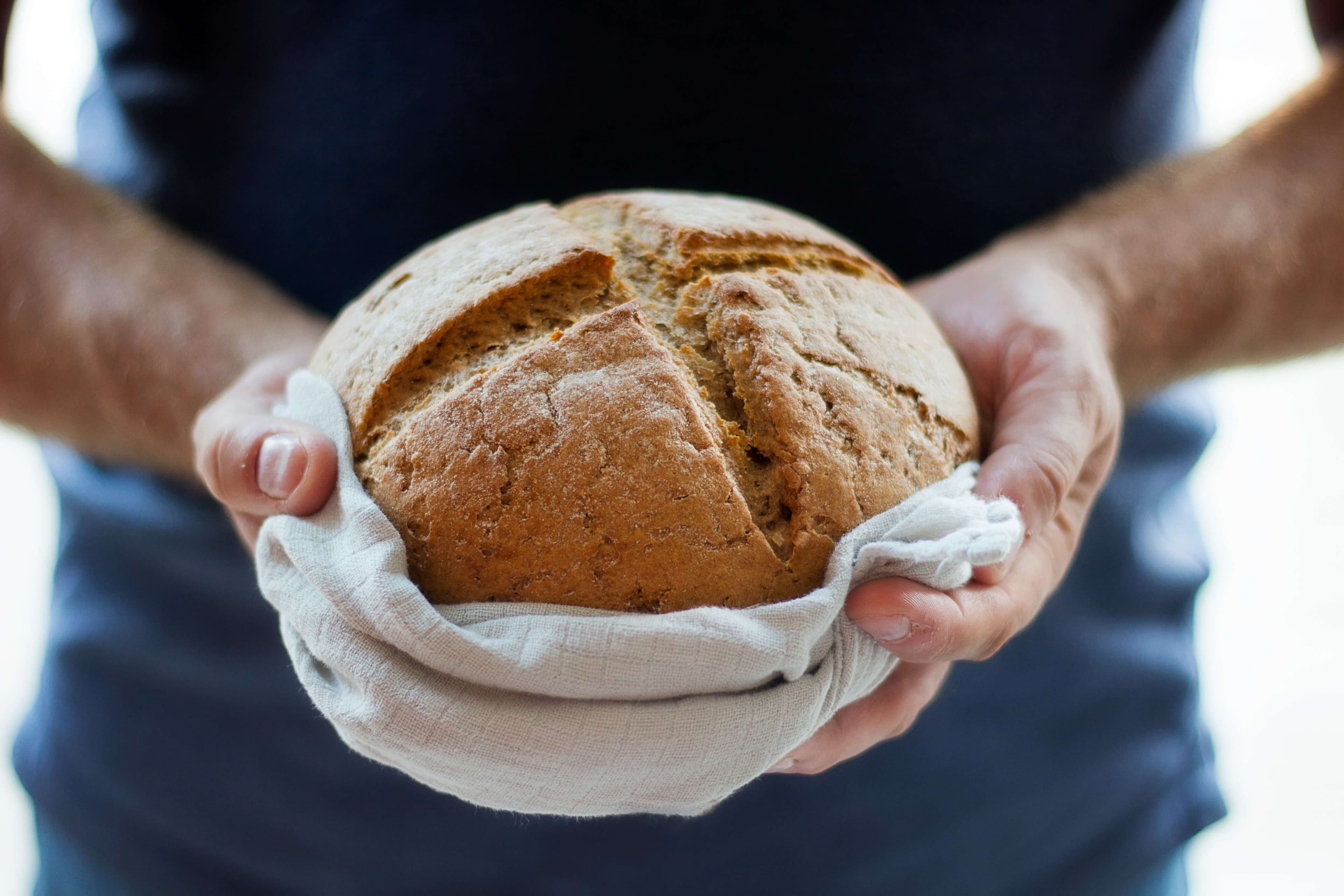 RECEPT DANA: Lisnata uskršnja pogača - svečana, a jednostavna. Čisto savršenstvo sa mirisom putera