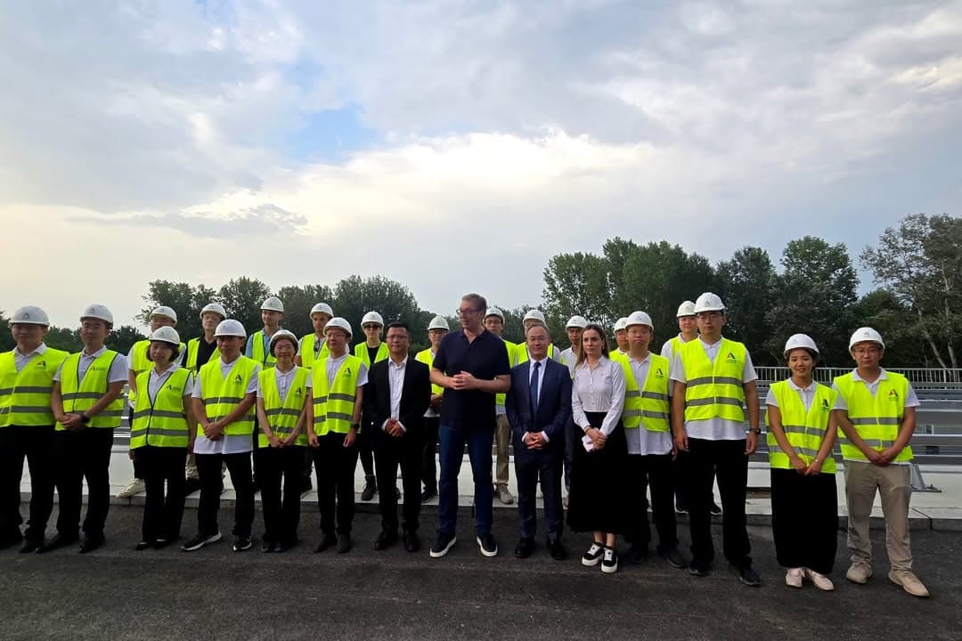 VUČIĆ OBIŠAO RADOVE NA DUNAVSKOM KORIDORU: Brza saobraćajnica menja lice istočne Srbije