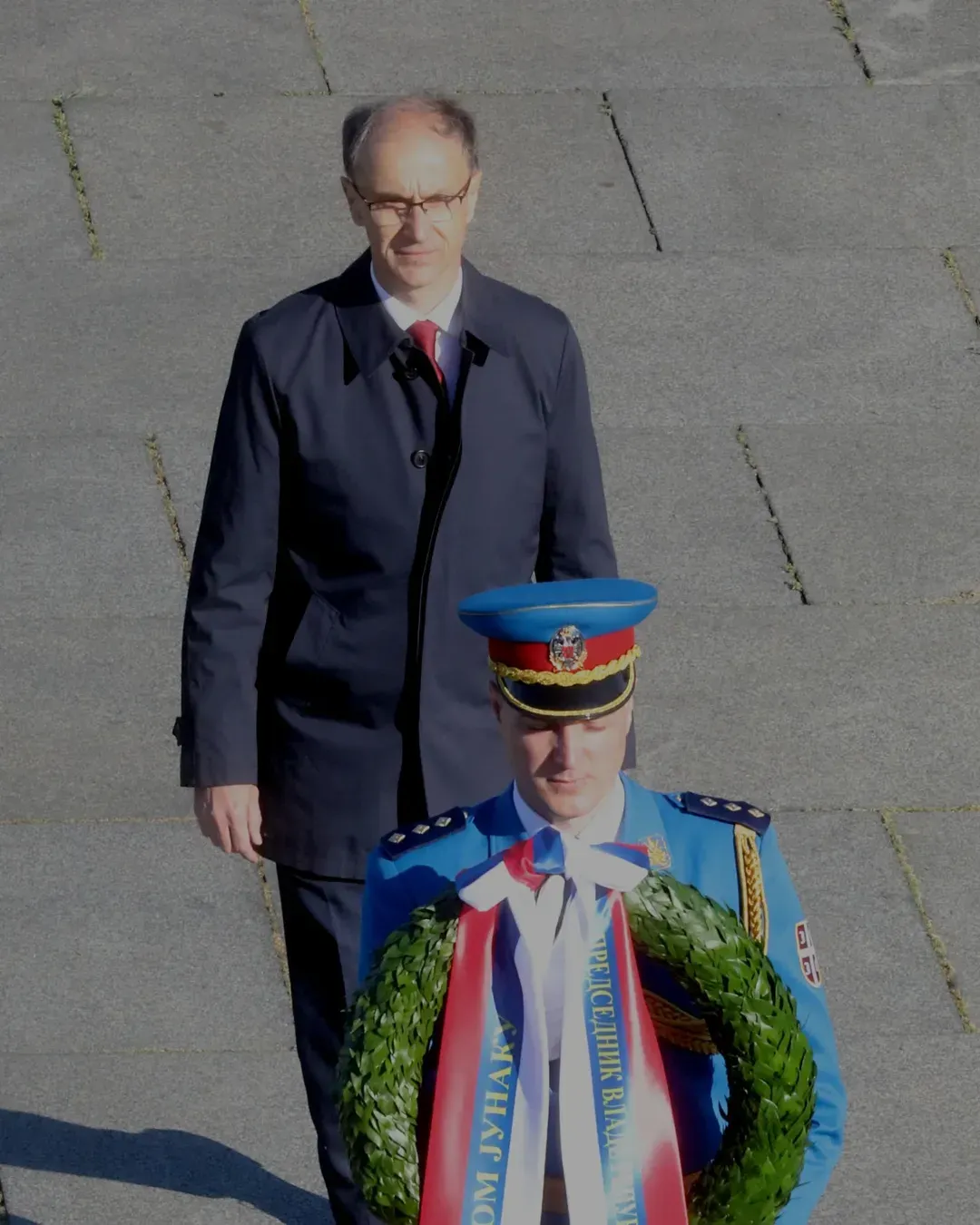 JUČE OBELEŽEN DAN POBEDE U BEOGRADU: Položeni venci na Groblju oslobodilaca