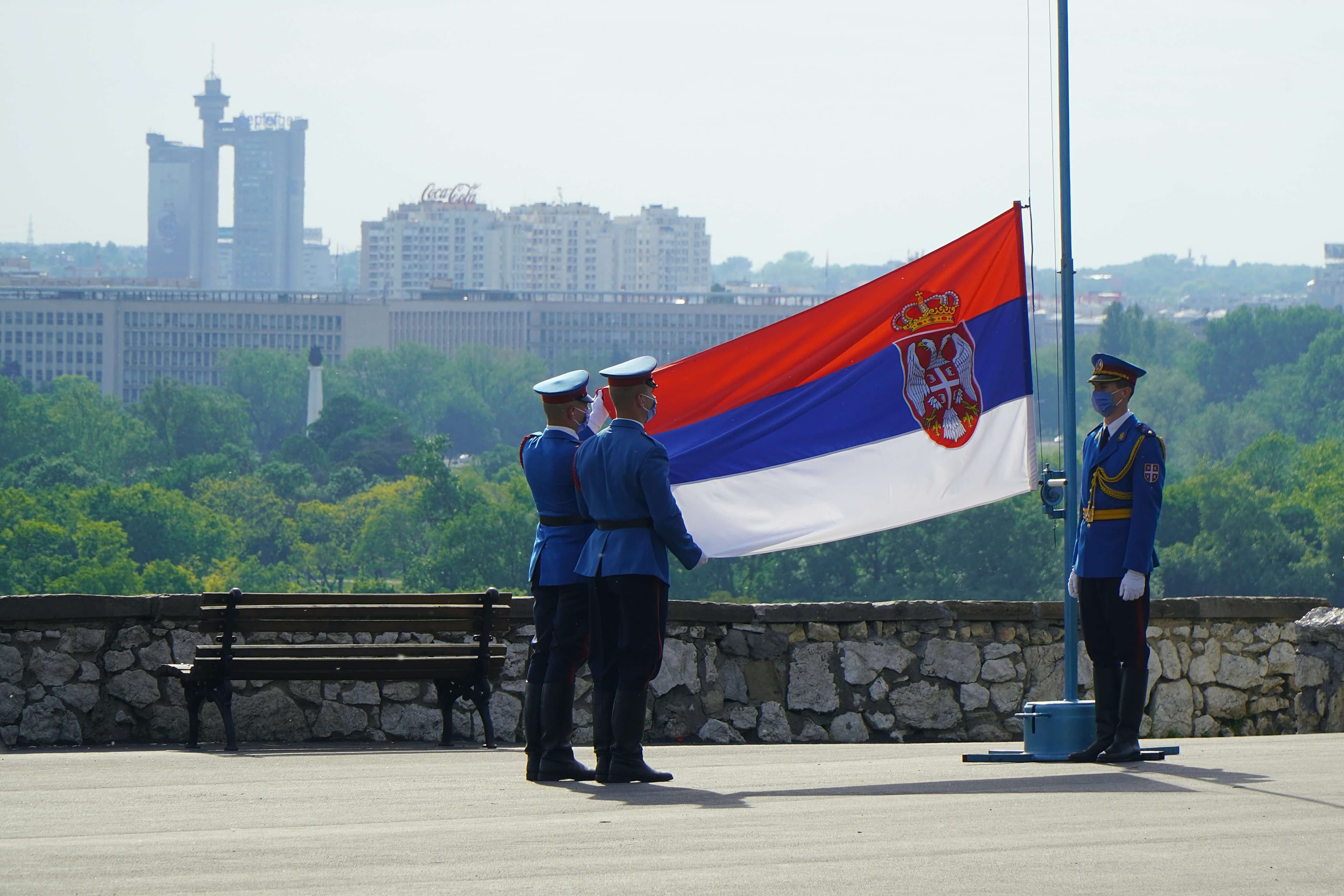 SRBIJA U DANU ŽALOSTI: Čitava zemlja tuguje zbog tragedije na Železničkoj stanici u Novom Sadu