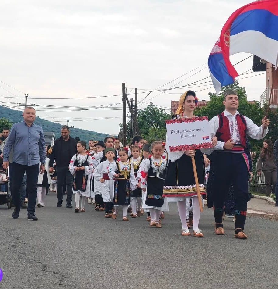 ODRŽANI „MARKOVDANSKI SUSRETI“ U PINOSAVI: Festival folklora okupio učesnike iz više krajeva Srbije
