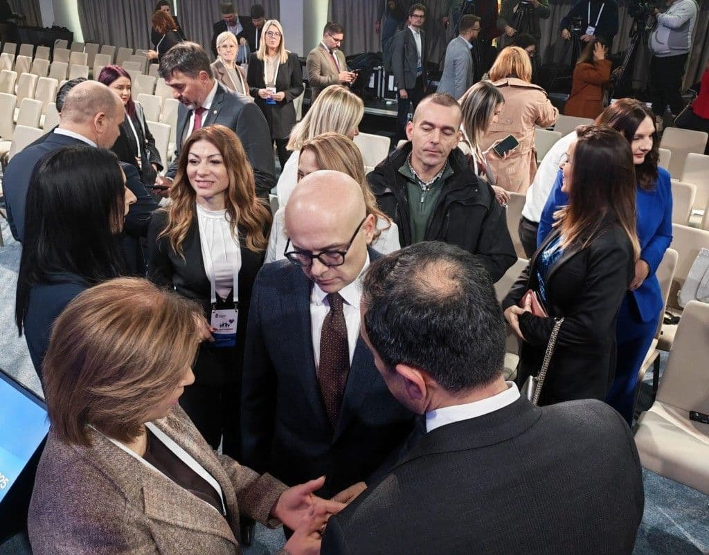 TREĆA KONFERENCIJA „SRBIJA – NAŠA PORODICA“: U Sava centru poruke o jačanju porodičnih politika i demografskog razvoja