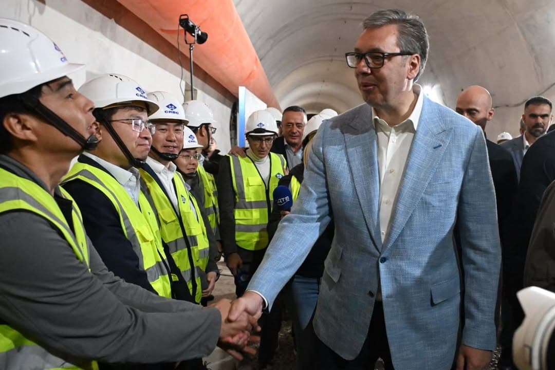 VUČIĆ OBIŠAO RADOVE NA NAJDUŽEM TUNELU U SRBIJI: Tunel "Iriški venac" deo strateškog Fruškogorskog koridora