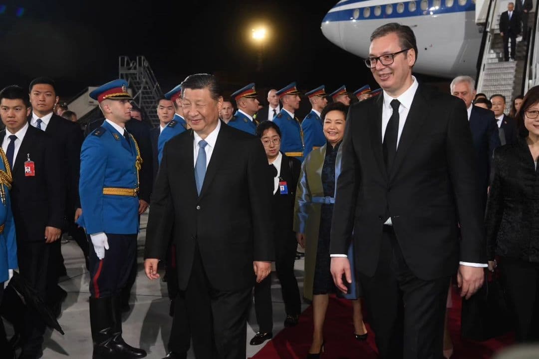 OGLASIO SE VUČIĆ NAKON DOLASKA KINESKOG ŠEFA DRŽAVE: Poštovani predsedniče Si, uvaženi prijatelju, dobro nam došli u Srbiju!