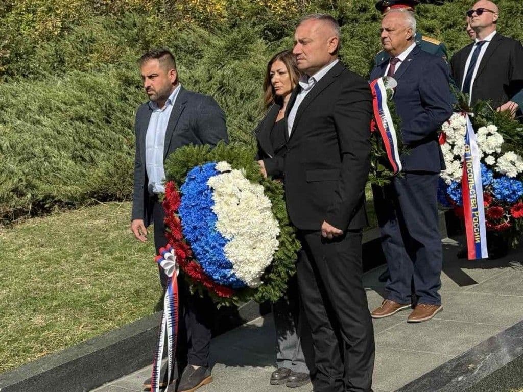 POLOŽENI VENCI U ČAST OSLOBODILACA BEOGRADA: Sećanje na heroje koji su doneli slobodu gradu