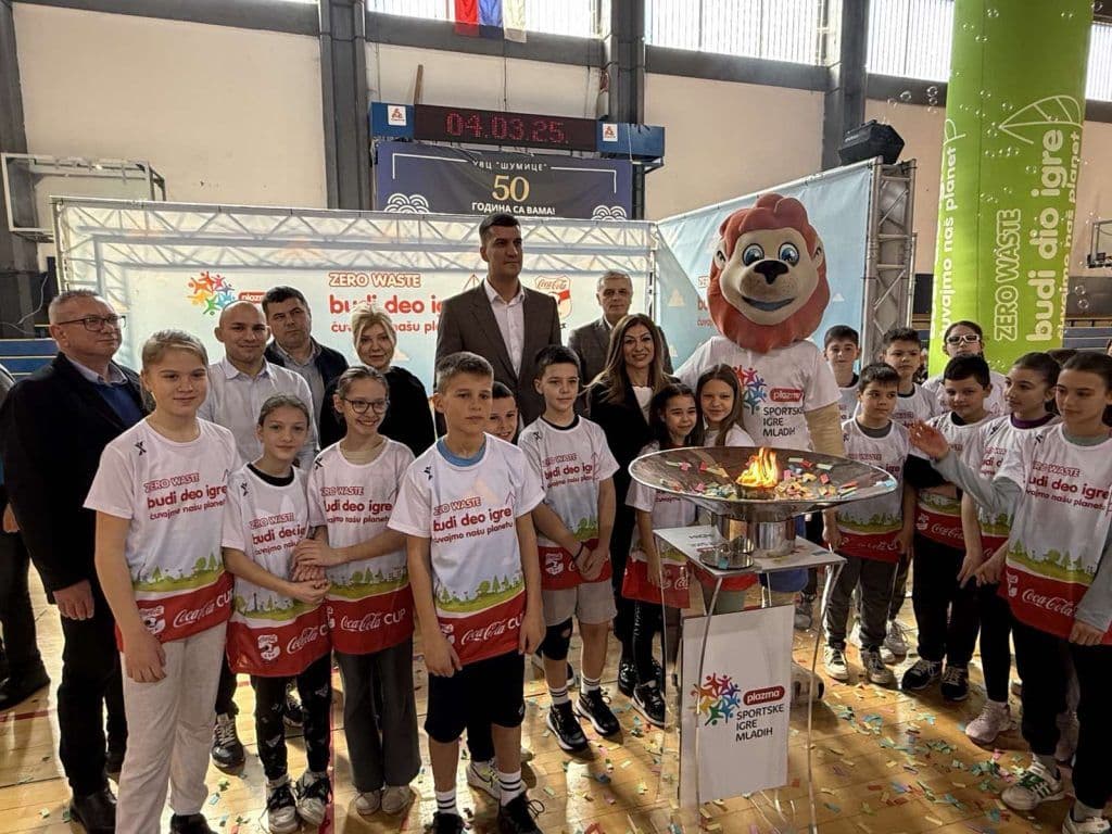 SPORTSKE IGRE MLADIH NA VOŽDOVCU: Osnovci u sportskom duhu pokazali veštine i ekološku svest