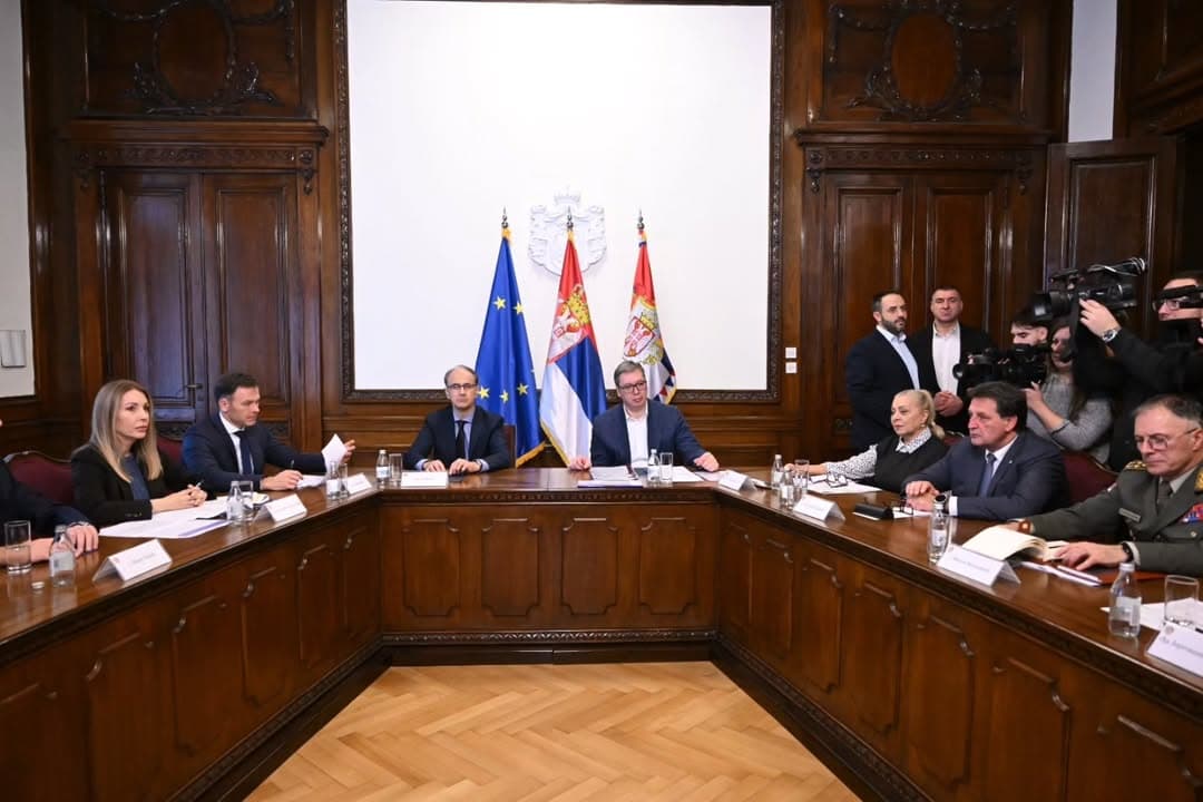 VUČIĆ OKUPIO ENERGETSKI TIM: „Građani ne treba da brinu, sistemi snabdevanja su zaštićeni“