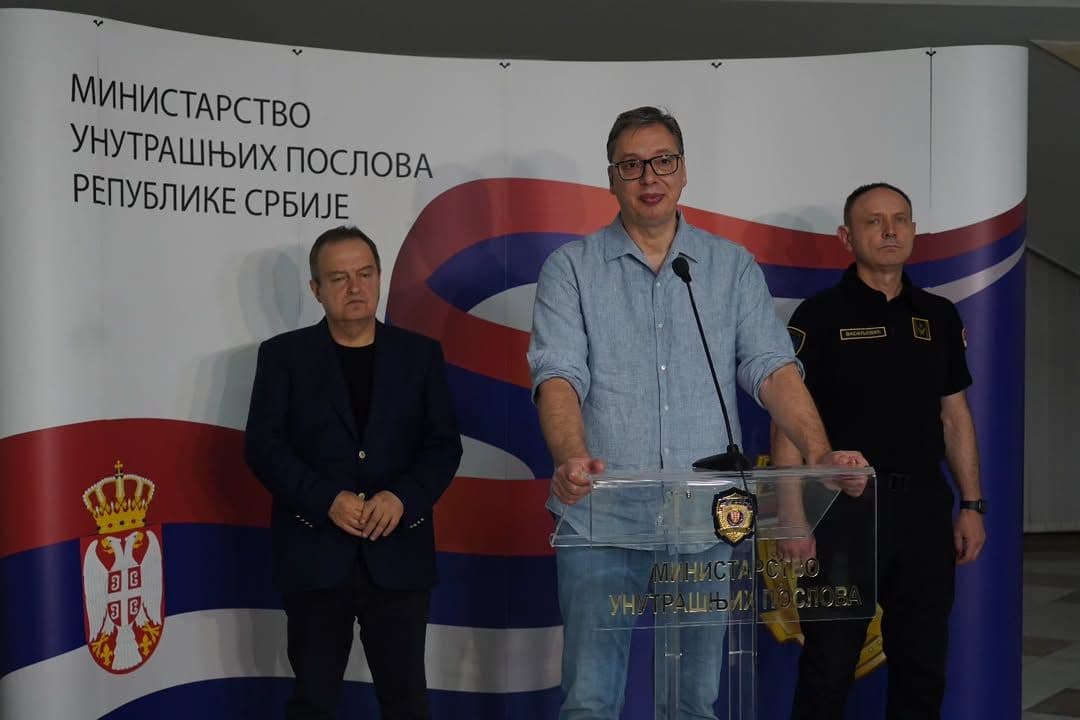 VUČIĆ: IZBEGNUT KATASTROFALAN SCENARIO: Nema milosti za nasilnike i siledžije