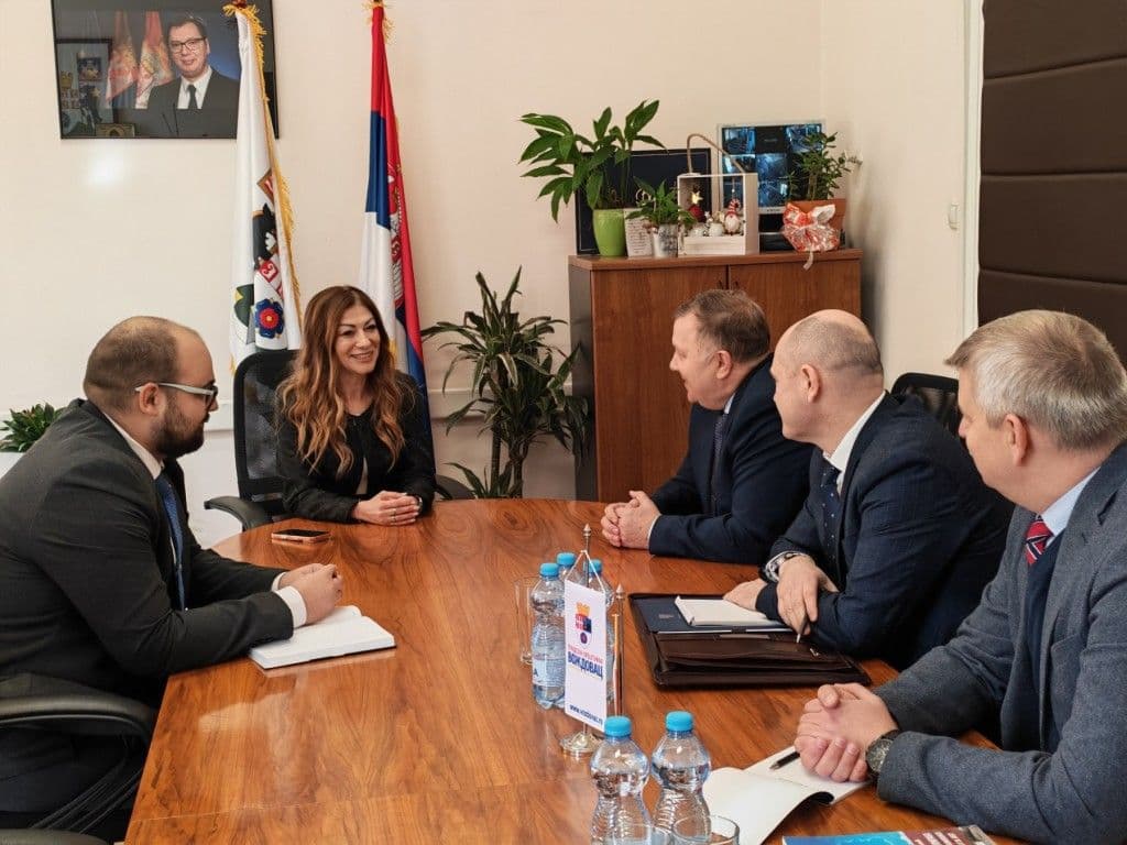 RADNI SASTANAK PREDSEDNICE GO VOŽDOVAC I RUSKOG IZASLANIKA: Razgovor uoči obeležavanja Dana branilaca otadžbine
