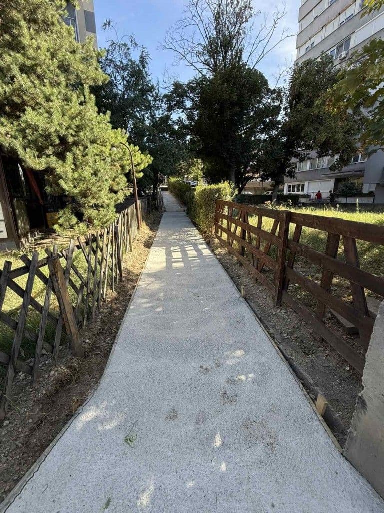 NOVA STAZA NA VOŽDOVCU: Građani dobili bezbedniji i uređen prolaz od Murske ka Ustaničkoj