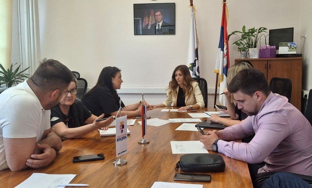 OTVORENA VRATA ZA GRAĐANE VOŽDOVCA: Predsednica opštine saslušala sugrađane i najavila novi prijem