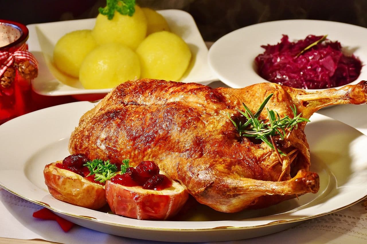 NEDELJNI PORODIČNI RUČAK: Ukusno putovanje kroz tradicionalne ukuse