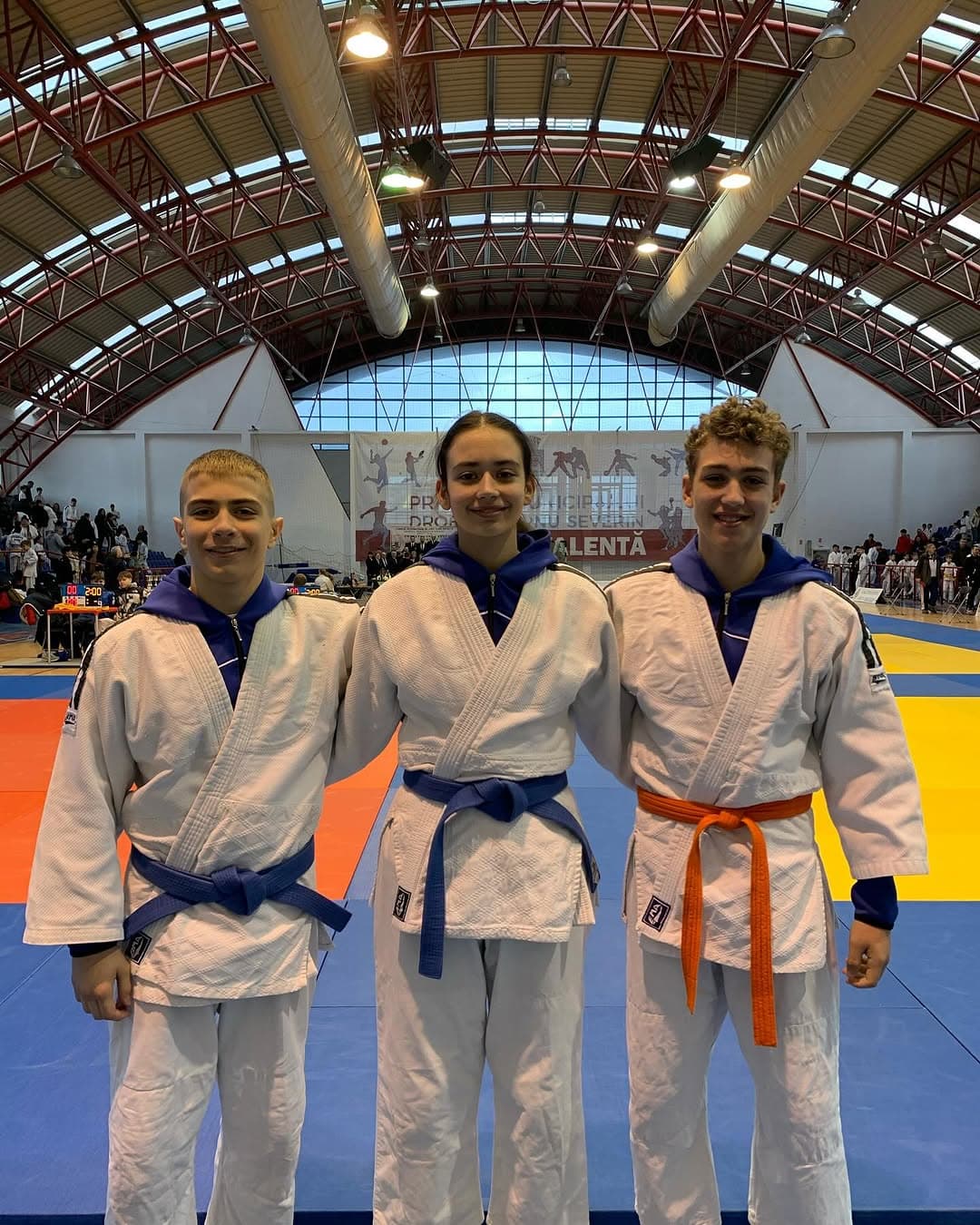 JUDO KLUB VOŽDOVAC BRILJIRAO U RUMUNIJI: Zlatne medalje za Stankovića i Drobnjak