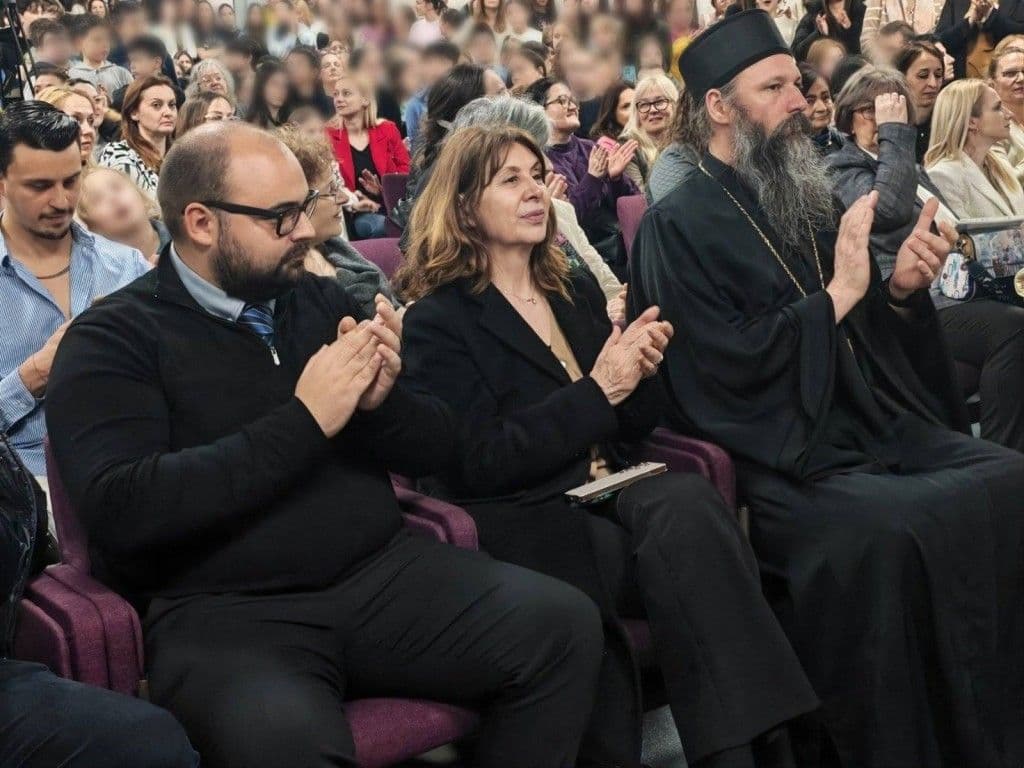 VOŽDOVAC OBELEŽAVA VELIKI JUBILEJ: Učenici i nastavnici u čast Bore Stankovića