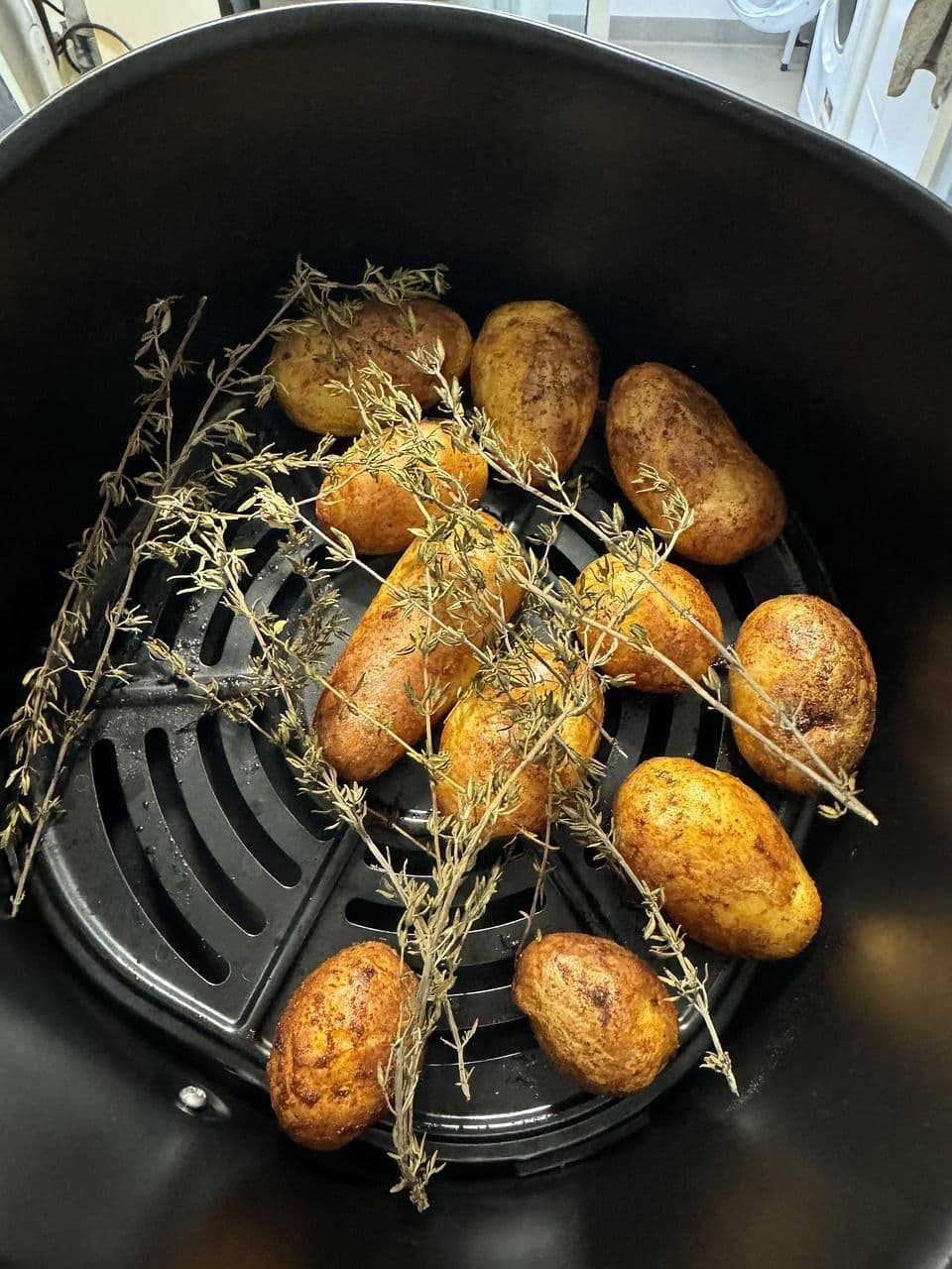 AIR FRYER JE SVE POPULARNIJI APARAT U KUHINJI: Izbegnite česte greške i iskoristite maksimalno njegove mogućnosti