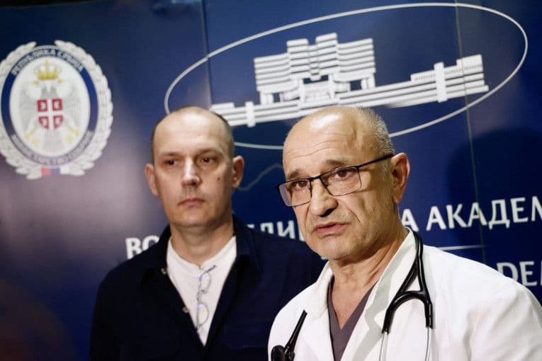 VUČIĆ JUČE IZAŠAO IZ BOLNICE: Predsedniku korigovana terapija, stanje stabilno